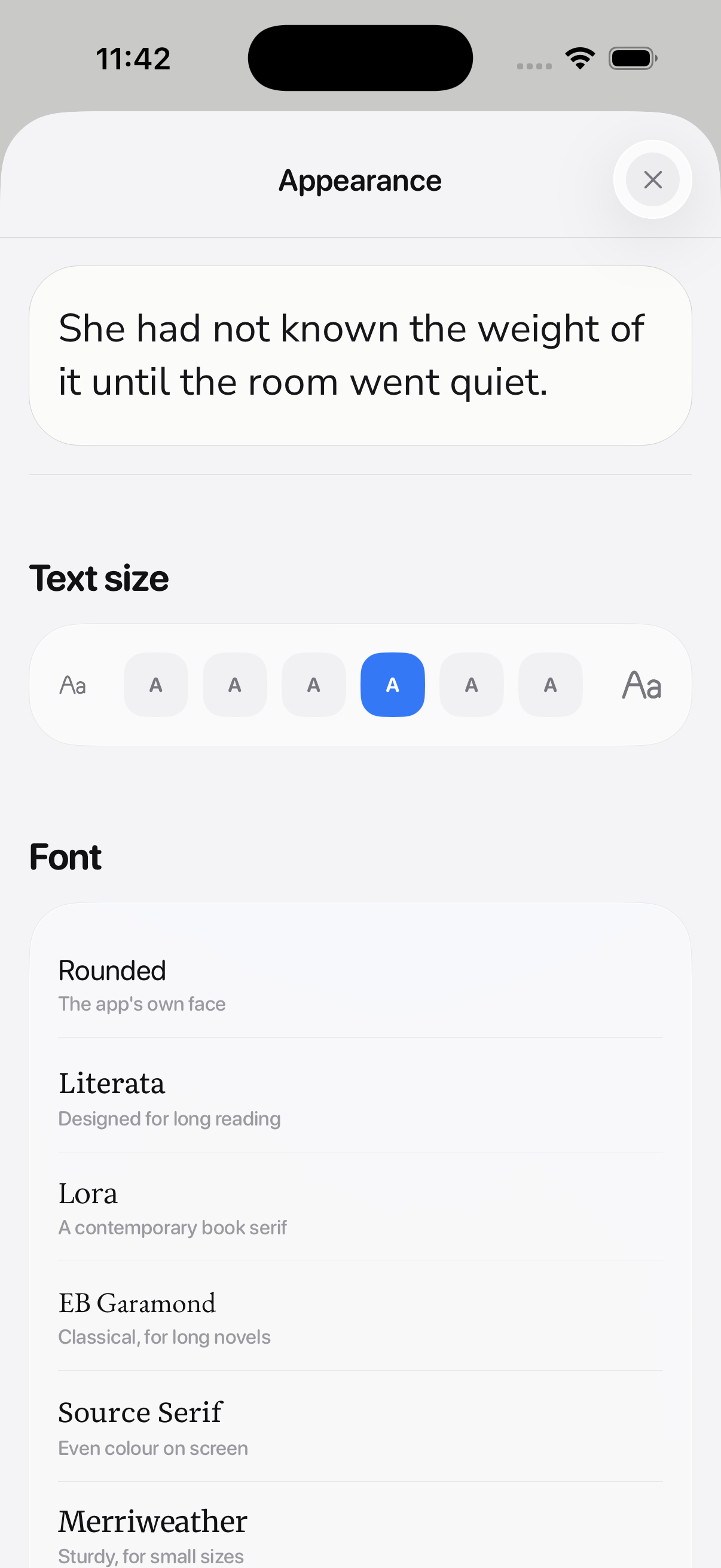 The ReadIt appearance sheet: a text-size row, a font list, line-spacing and margin controls, four page swatches, and playback toggles.